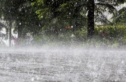 Myrskyää, sataa, tulvii – korvaako kiinteistövakuutus luonnonilmiöitä?